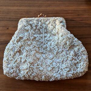 Vtg 50s White & Cream La Regale Crystal Beaded & Sequined Gold Frame Evening Bag